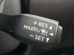 �ڥ졼�������롼������ȥ�����۹�®ƻϩ�Ǥ�Ĺ��Υ���Ԥ��ڤˡ�����ư��®�٤��ݤĥ��롼������ȥ����뤬�����ͷڸ������ƥ��Ϣ�Ȥ��������μ�ξ���Τ��Ƽִ֤��ݤĤ褦��®��Ĵ�ᤷ�Ƥ���ޤ����� 7