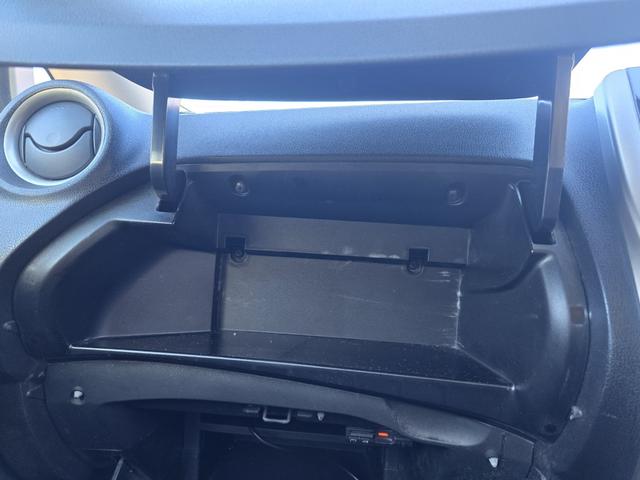 ノート Ｘ　エマージェンシーブレーキパッケージ　純正ナビ（ＣＤ．ＴＶ）／バックカメラ／ＥＴＣ／レーンアシスト／ワンオーナー／アイドリングストップ（21枚目）