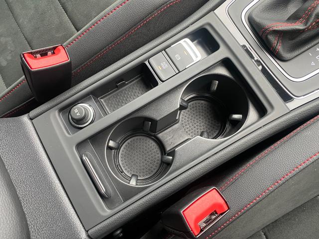 ゴルフＧＴＩ パフォーマンス　パフォーマンス（５名）　カープレイ対応ナビ　専用シート　サスペンション　アルミホイール　前後ドラレコ　衝突軽減ブレーキ　追従式クルーズ　ＬＥＤヘッドライト（21枚目）