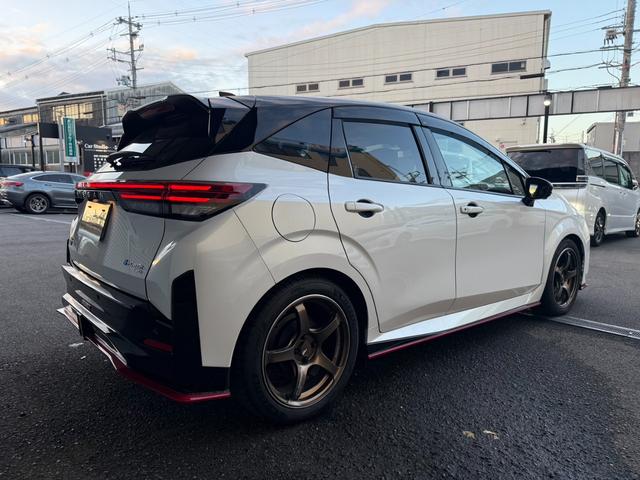 ノート  NISMO Tuned eパワー フルエアロ BOSEパーソナルサウンドシステム NISSANコネクト9インチナビ ホットプラスパッケージ ETC 全周囲モニター デジタルインナーミラー(9枚目)