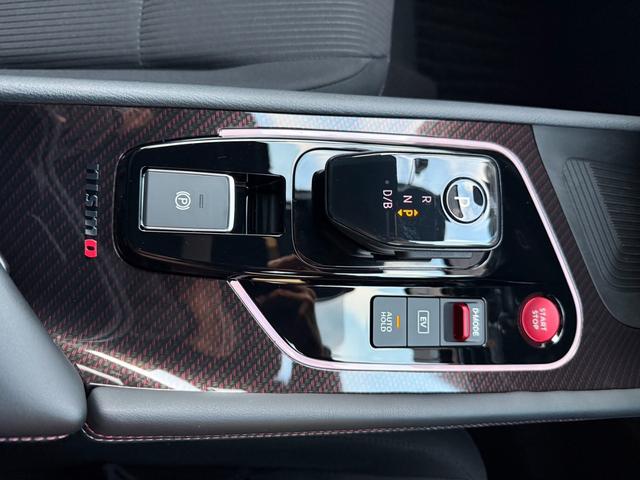 ノート  NISMO Tuned eパワー フルエアロ BOSEパーソナルサウンドシステム NISSANコネクト9インチナビ ホットプラスパッケージ ETC 全周囲モニター デジタルインナーミラー(16枚目)