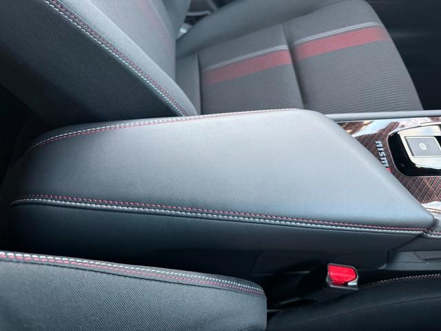 ノート  NISMO Tuned eパワー フルエアロ BOSEパーソナルサウンドシステム NISSANコネクト9インチナビ ホットプラスパッケージ ETC 全周囲モニター デジタルインナーミラー(17枚目)