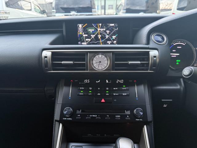 IS IS300h 純正ナビゲーション DVD 17インチアルミホイール 運転席・助手席シートヒーター&ベンチレーション 電動シート    シートメモリー ETC ドライブレコーダー(12枚目)