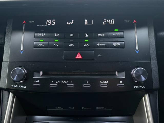 IS IS300h 純正ナビゲーション DVD 17インチアルミホイール 運転席・助手席シートヒーター&ベンチレーション 電動シート    シートメモリー ETC ドライブレコーダー(19枚目)