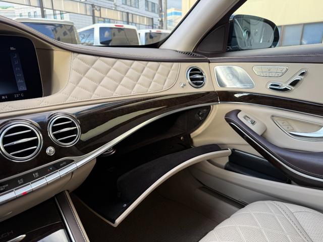 Sクラス S560 4マチック S560 4マチック(5名) デザインパッケージ・ベージュ マルチスポーク20インチアルミホイール リモートパーキングパッケージ パノラミックスライディングサンルーフ リアエンターテイメントシステム(39枚目)