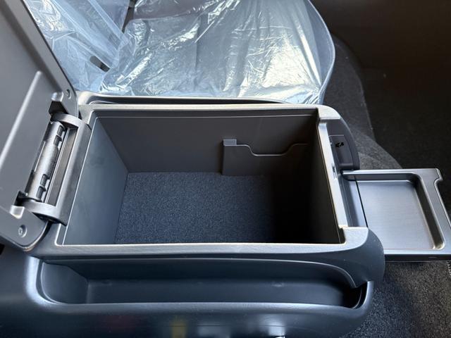 ハイエースバン スーパーGL ダークプライムII 両側電動スライドドア パノラミックビューモニター デジタルインナーミラー 20周年記念フロントスカッフプレート(17枚目)