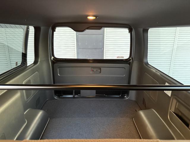 ハイエースバン スーパーGL ダークプライムII 両側電動スライドドア パノラミックビューモニター デジタルインナーミラー 20周年記念フロントスカッフプレート(37枚目)