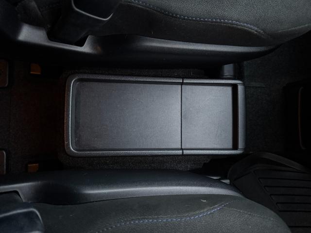 ヴォクシー ハイブリッドＶ　純正ＳＤナビゲーション　後席モニター　純正１５インチホイール　ＥＴＣ　助手席側パワースライド　運転席・助手席シートヒーター　ＬＥＤヘッドライト　バックモニター（15枚目）