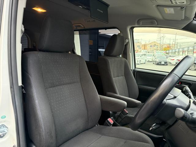 ヴォクシー ハイブリッドＶ　純正ＳＤナビゲーション　後席モニター　純正１５インチホイール　ＥＴＣ　助手席側パワースライド　運転席・助手席シートヒーター　ＬＥＤヘッドライト　バックモニター（36枚目）