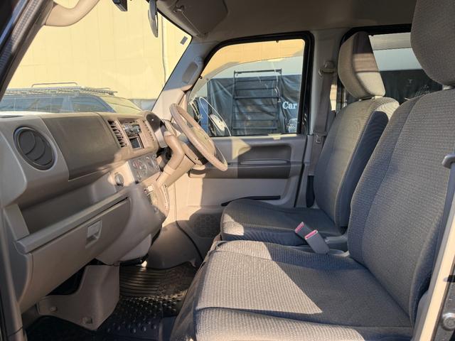 ミニキャブバン Ｇ　カロッツェリアＣＤチューナー　ワイヤレスキー　運転席助手席パワーウィンドウ（33枚目）
