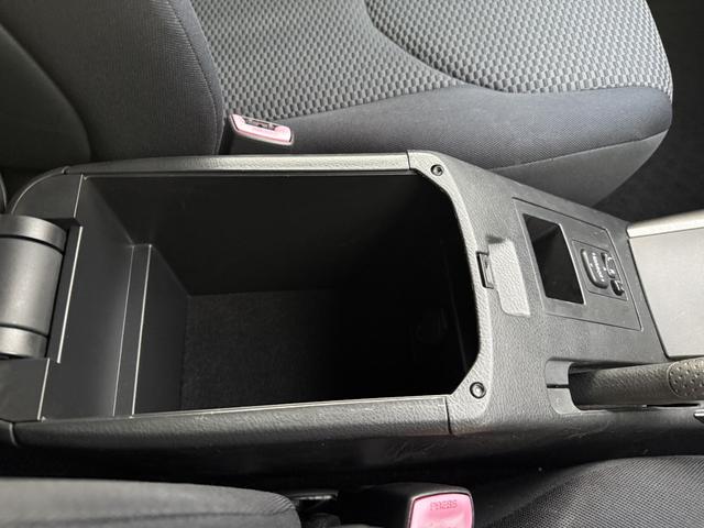 ＲＡＶ４ スポーツ　純正ＨＤＤナビ　ＣＤ　ＤＶＤ再生　ＴＶ　コーナーセンサー　純正１８インチＡＷ　ホーネットセキュリティー　Ｂｌｕｅｔｏｏｔｈ対応（18枚目）