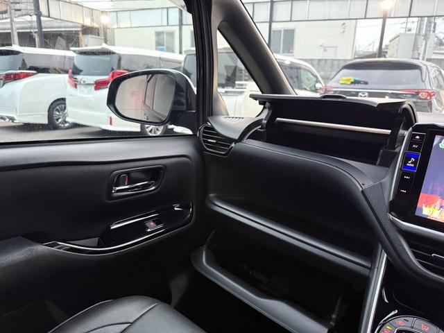 ヴォクシー ＺＳ　煌ＩＩ　両側パワースライドドア　ＡＬＰＩＮＥ　ＢＩＧＸナビ　ＣＤ　ＤＶＤ　Ｂｌｕｅｔｏｏｔｈ対応　ＥＴＣ　前後ドラレコ　後席モニター　バックカメラ　オートクルーズ２１２（33枚目）
