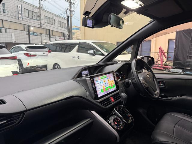 ヴォクシー ＺＳ　煌ＩＩ　両側パワースライドドア　ＡＬＰＩＮＥ　ＢＩＧＸナビ　ＣＤ　ＤＶＤ　Ｂｌｕｅｔｏｏｔｈ対応　ＥＴＣ　前後ドラレコ　後席モニター　バックカメラ　オートクルーズ２１２（50枚目）