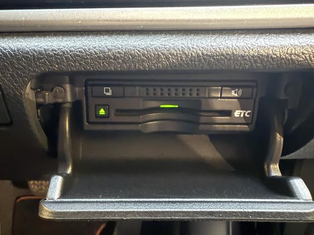 クラウンハイブリッド アスリートＳ　ブラックスタイル　純正ナビゲーション　バックガイドモニター　純正１８インチアルミホイール　純正ドライブレコーダー　　シートヒーター　ＥＴＣ（33枚目）