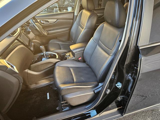 エクストレイル ２０Ｘ　エマージェンシーブレーキパッケージ　純正ナビゲーション　バックガイドモニター　ＬＥＤヘッドライト　ルーフレール　外品１７インチアルミホイール　運転席・助手席シートヒーター　ＥＴＣ（12枚目）