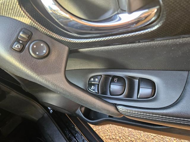 エクストレイル ２０Ｘ　エマージェンシーブレーキパッケージ　純正ナビゲーション　バックガイドモニター　ＬＥＤヘッドライト　ルーフレール　外品１７インチアルミホイール　運転席・助手席シートヒーター　ＥＴＣ（32枚目）