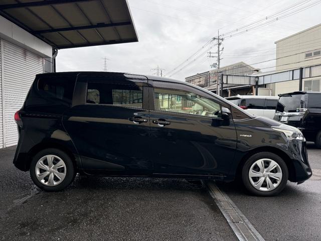 シエンタ ハイブリッド　ファンベースＧ　純正ＳＤナビゲーション　両側電動スライドドア　パノラミックビューモニター　クルーズコントロール　ＡＣ１００Ｖ・１５００Ｗ　運転席／助手席シートヒーター　ハンドルヒーター　ＵＳＢ給電　ドライブレコーダー（8枚目）