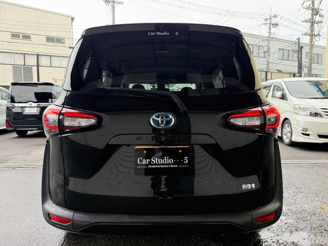 シエンタ ハイブリッド　ファンベースＧ　純正ＳＤナビゲーション　両側電動スライドドア　パノラミックビューモニター　クルーズコントロール　ＡＣ１００Ｖ・１５００Ｗ　運転席／助手席シートヒーター　ハンドルヒーター　ＵＳＢ給電　ドライブレコーダー（10枚目）