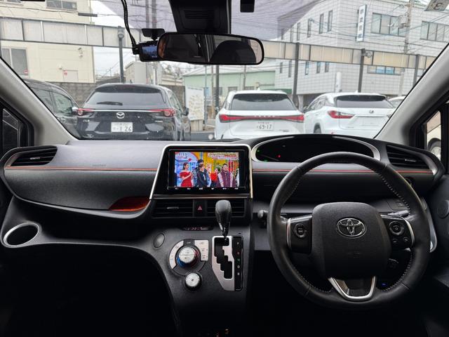 シエンタ ハイブリッド　ファンベースＧ　純正ＳＤナビゲーション　両側電動スライドドア　パノラミックビューモニター　クルーズコントロール　ＡＣ１００Ｖ・１５００Ｗ　運転席／助手席シートヒーター　ハンドルヒーター　ＵＳＢ給電　ドライブレコーダー（13枚目）