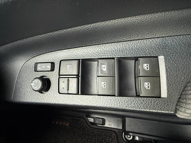 シエンタ ハイブリッド　ファンベースＧ　純正ＳＤナビゲーション　両側電動スライドドア　パノラミックビューモニター　クルーズコントロール　ＡＣ１００Ｖ・１５００Ｗ　運転席／助手席シートヒーター　ハンドルヒーター　ＵＳＢ給電　ドライブレコーダー（29枚目）