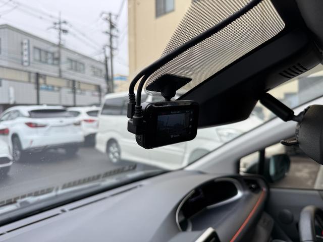 シエンタ ハイブリッド　ファンベースＧ　純正ＳＤナビゲーション　両側電動スライドドア　パノラミックビューモニター　クルーズコントロール　ＡＣ１００Ｖ・１５００Ｗ　運転席／助手席シートヒーター　ハンドルヒーター　ＵＳＢ給電　ドライブレコーダー（52枚目）