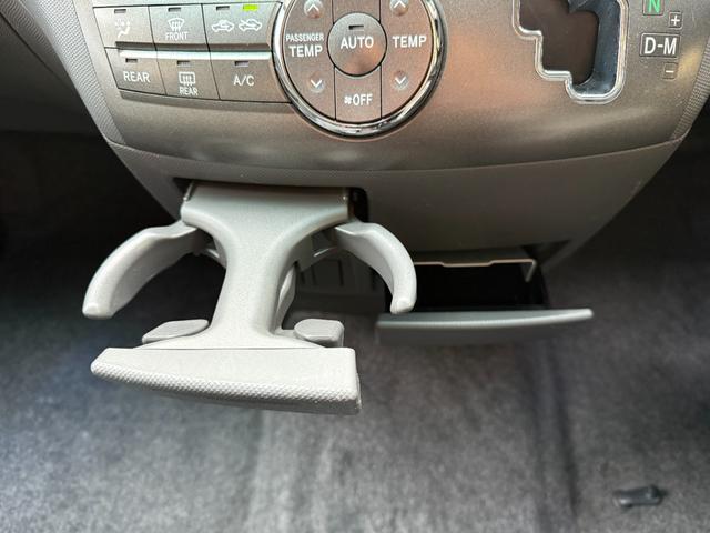 エスティマ アエラス　純正ＨＤＤナビゲーション　バックモニター　純正１７インチアルミホイール　純正後席モニター　ＥＴＣ　両側電動スライドドア（16枚目）