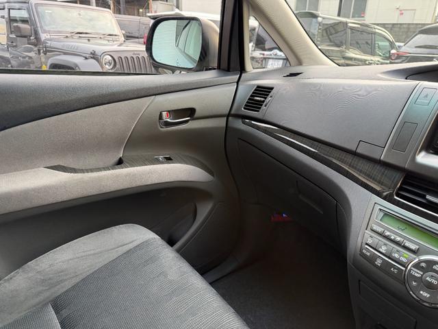 エスティマ アエラス　純正ＨＤＤナビゲーション　バックモニター　純正１７インチアルミホイール　純正後席モニター　ＥＴＣ　両側電動スライドドア（32枚目）