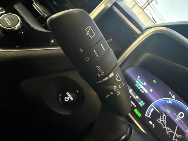 カローラクロス ハイブリッド　Ｚ　モデリスタフルエアロ　全周囲モニター　ディスプレイオーディオプラス　シートヒーター　ワイヤレススマホ充電　ドライブレコーダー　ＥＴＣ２．０　クルーズコントロール　パワーバックドア（30枚目）