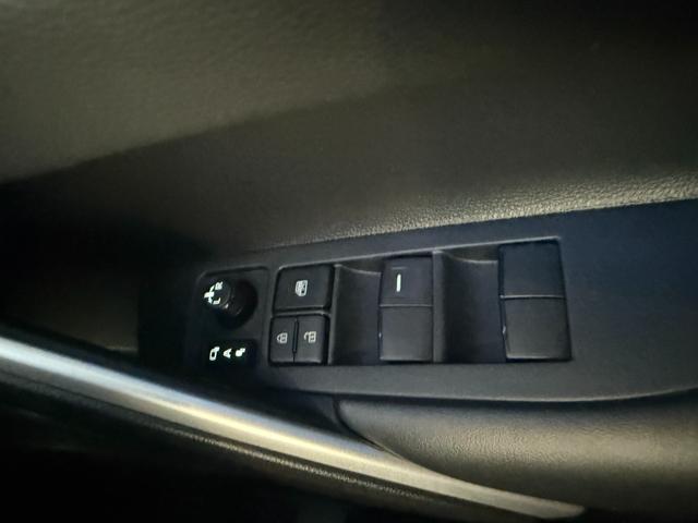 カローラクロス ハイブリッド　Ｚ　モデリスタフルエアロ　全周囲モニター　ディスプレイオーディオプラス　シートヒーター　ワイヤレススマホ充電　ドライブレコーダー　ＥＴＣ２．０　クルーズコントロール　パワーバックドア（32枚目）