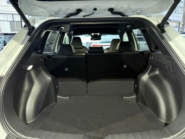 カローラクロス ハイブリッド　Ｚ　モデリスタフルエアロ　全周囲モニター　ディスプレイオーディオプラス　シートヒーター　ワイヤレススマホ充電　ドライブレコーダー　ＥＴＣ２．０　クルーズコントロール　パワーバックドア（44枚目）