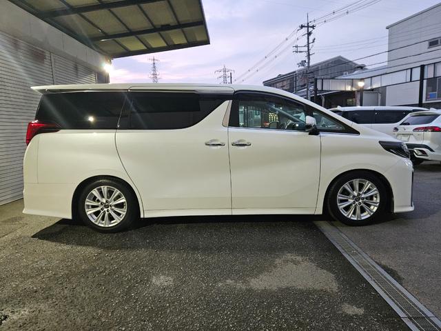 アルファード ２．５Ｓ　Ａパッケージ　アルパインＢＩＧＸナビゲーション　バックモニター　後席モニター　デジタルインナーミラー　レーダークルーズコントロール　両側電動スライドドア　ブラインドスポットモニター　ＥＴＣ　ダウンサスペンション装着（4枚目）