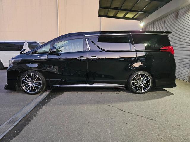 アルファード ２．５Ｓ　Ａパッケージ　モデリスタフルエアロ　純正９インチナビゲーション　バックモニター　クルーズコントロール　両側電動スライドドア　外品フロントグリル　外品２０インチアルミホイール　ＲＳ－Ｒ製車高調装着車　前後ドラレコ（8枚目）