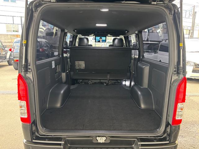 ハイエースバン スーパーＧＬ　ダークプライムＩＩ　純正７インチナビ　ＴＶ　ＣＤ／ＤＶＤ　Ｂｌｕｅｔｏｏｔｈ対応　パノラミックビューモニター　バックガイドモニター　後席モニター　前後ドラレコ　ＬＥＤヘッドライト　両側パワースライドドア　ＥＴＣ（44枚目）