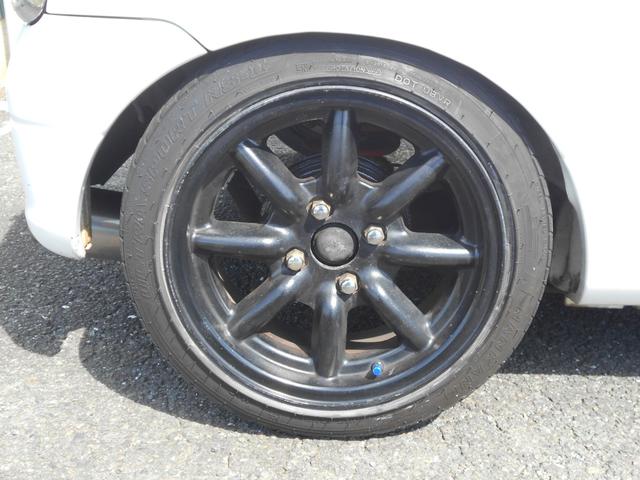 ミラ ＴＡスペシャル　５ＭＴ　車高調　アヒル商会リアアクスル　ＫＬＣエアロ　ムーブターボ用マフラー　ハベストサンルーフ　１４インチアルミ　ＲＥＣＡＲＯシートＸ２　カロッツェリアＤＶＤプレイヤー　ＬＥＤテール　集中ドアロック（25枚目）