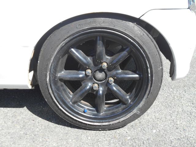 ミラ ＴＡスペシャル　５ＭＴ　車高調　アヒル商会リアアクスル　ＫＬＣエアロ　ムーブターボ用マフラー　ハベストサンルーフ　１４インチアルミ　ＲＥＣＡＲＯシートＸ２　カロッツェリアＤＶＤプレイヤー　ＬＥＤテール　集中ドアロック（26枚目）