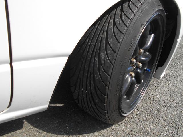 ミラ ＴＡスペシャル　５ＭＴ　車高調　アヒル商会リアアクスル　ＫＬＣエアロ　ムーブターボ用マフラー　ハベストサンルーフ　１４インチアルミ　ＲＥＣＡＲＯシートＸ２　カロッツェリアＤＶＤプレイヤー　ＬＥＤテール　集中ドアロック（27枚目）