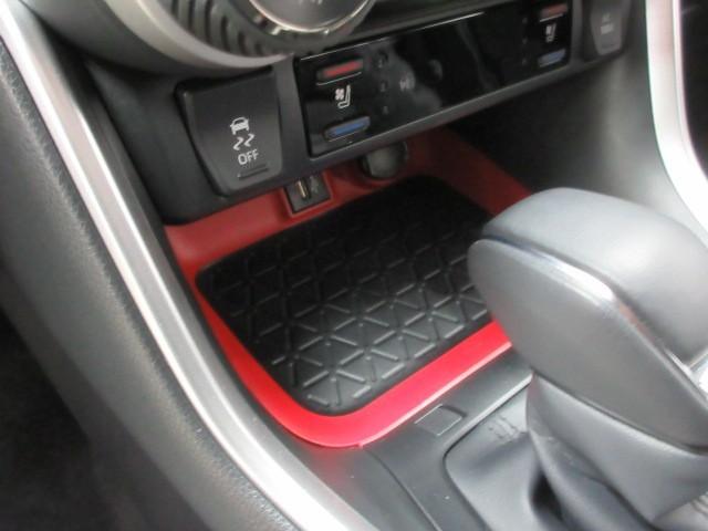 ＲＡＶ４ ハイブリッドアドベンチャー　オフロードパッケージＩＩ　４ＷＤ　フルセグ　メモリーナビ　バックカメラ　衝突被害軽減システム　ＥＴＣ　ドラレコ　ＬＥＤヘッドランプ（27枚目）