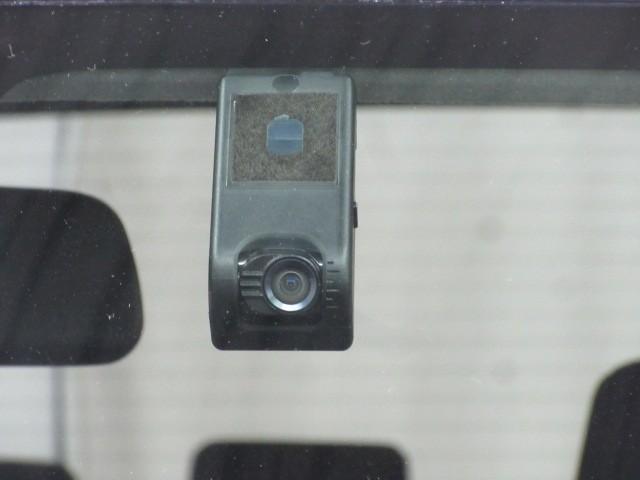 万が一のトラブルのときにも役に立つドライブレコーダーを装備しています。側面衝突や幅寄せ・割り込み対策に！