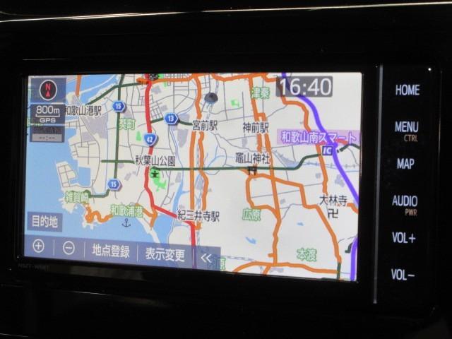 フルセグテレビ・ＣＤ・ＤＶＤもお楽しみいただけるトヨタ純正ナビゲーション（ＮＳＺＴ-Ｗ６８Ｔ）付きです。