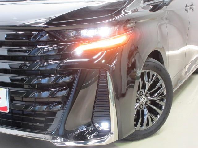 ヴェルファイアハイブリッド Ｚ　プレミア　革シート　サンルーフ　フルセグ　メモリーナビ　後席モニター　バックカメラ　衝突被害軽減システム　ＥＴＣ　ドラレコ　両側電動スライド　ＬＥＤヘッドランプ　乗車定員７人　３列シート（7枚目）