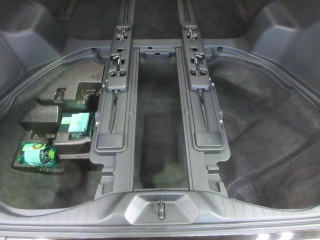 ヴェルファイアハイブリッド Ｚ　プレミア　革シート　サンルーフ　フルセグ　メモリーナビ　後席モニター　バックカメラ　衝突被害軽減システム　ＥＴＣ　ドラレコ　両側電動スライド　ＬＥＤヘッドランプ　乗車定員７人　３列シート（35枚目）