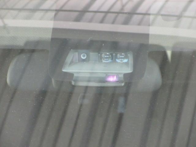 シエンタ ハイブリッドＧ　ワンセグ　メモリーナビ　バックカメラ　衝突被害軽減システム　ＥＴＣ　両側電動スライド　ＬＥＤヘッドランプ　乗車定員７人　３列シート（11枚目）