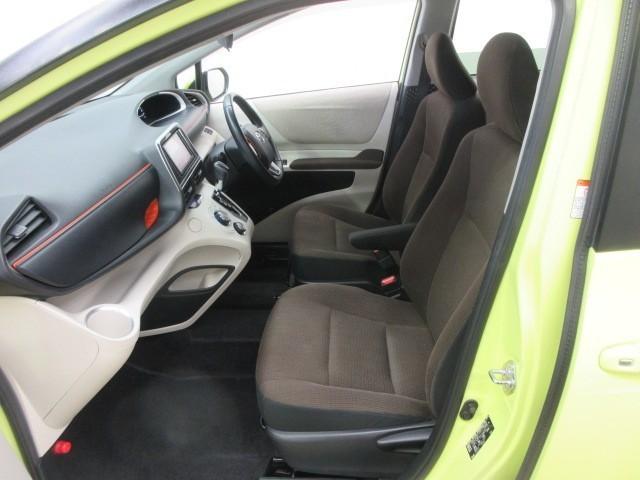 シエンタ ハイブリッドＧ　ワンセグ　メモリーナビ　バックカメラ　衝突被害軽減システム　ＥＴＣ　両側電動スライド　ＬＥＤヘッドランプ　乗車定員７人　３列シート（24枚目）