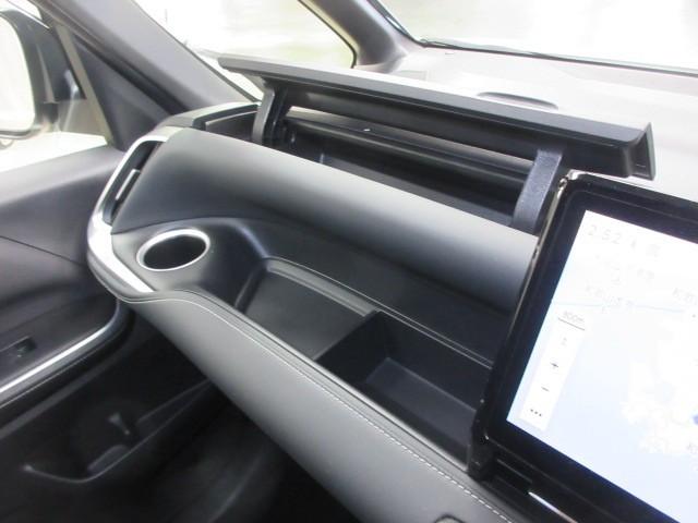 ノア ハイブリッドS-Z フルセグ メモリーナビ DVD再生 バックカメラ 衝突被害軽減システム ETC 両側電動スライド LEDヘッドランプ 乗車定員7人 3列シート(25枚目)