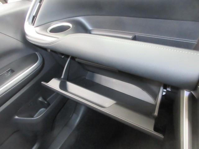 ノア ハイブリッドS-Z フルセグ メモリーナビ DVD再生 バックカメラ 衝突被害軽減システム ETC 両側電動スライド LEDヘッドランプ 乗車定員7人 3列シート(26枚目)