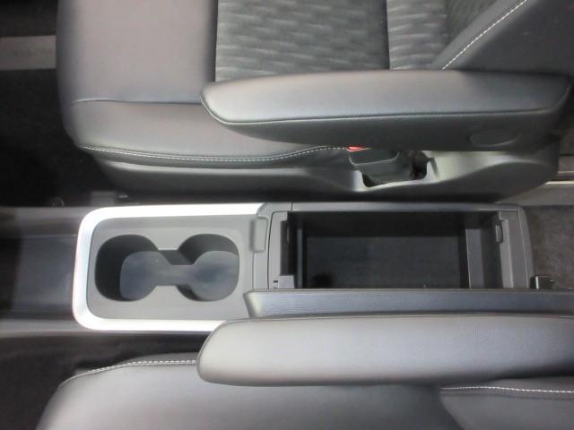 ノア ハイブリッドS-Z フルセグ メモリーナビ DVD再生 バックカメラ 衝突被害軽減システム ETC 両側電動スライド LEDヘッドランプ 乗車定員7人 3列シート(28枚目)