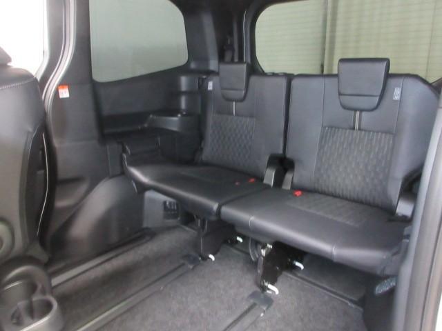 ノア ハイブリッドS-Z フルセグ メモリーナビ DVD再生 バックカメラ 衝突被害軽減システム ETC 両側電動スライド LEDヘッドランプ 乗車定員7人 3列シート(32枚目)