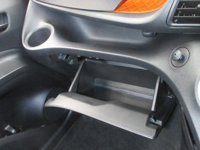 シエンタ ハイブリッド　ファンベースＸ　ワンセグ　メモリーナビ　バックカメラ　衝突被害軽減システム　ＥＴＣ　電動スライドドア（24枚目）