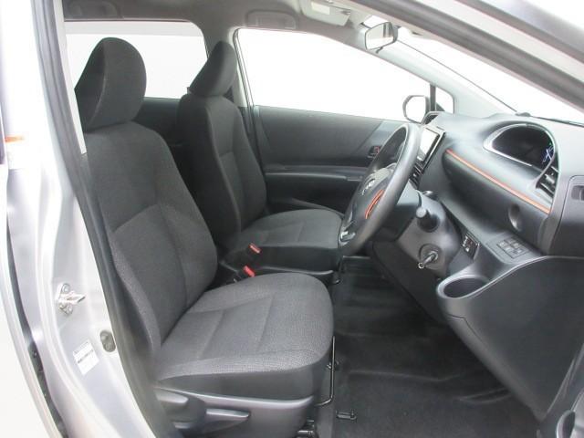 シエンタ ハイブリッド　ファンベースＸ　ワンセグ　メモリーナビ　バックカメラ　衝突被害軽減システム　ＥＴＣ　電動スライドドア（25枚目）