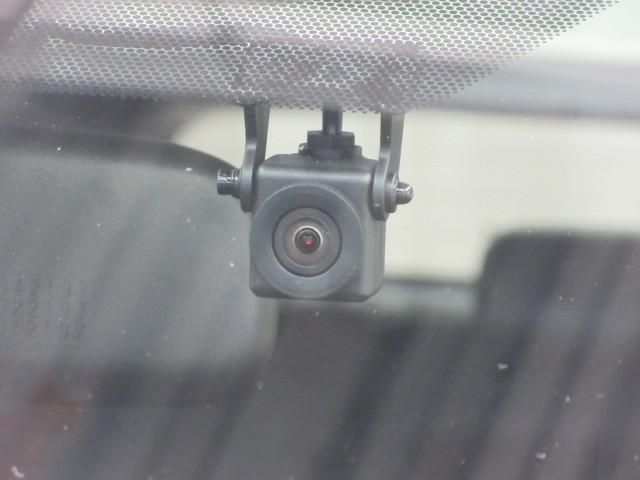 プリウス Ｓツーリングセレクション　フルセグ　メモリーナビ　ＤＶＤ再生　バックカメラ　衝突被害軽減システム　ＥＴＣ　ドラレコ　ＬＥＤヘッドランプ（11枚目）